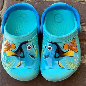 🐟Crocs Finding Dory toddler shoe size 6/7🐟